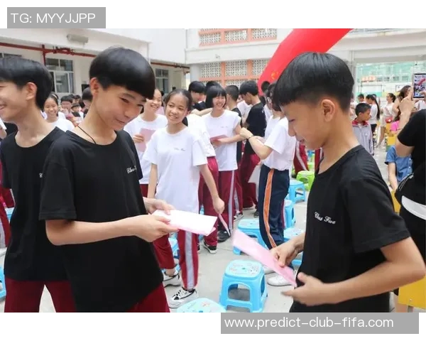 无cp足球小说：在绿茵场上追逐梦想与友情的青春故事