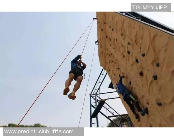 高凯王毅带领足球队勇闯赛场展现团队精神与个人魅力